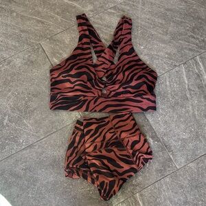 Fabletics Zebra Print Sports Bra and leggings Set - Black and Brown